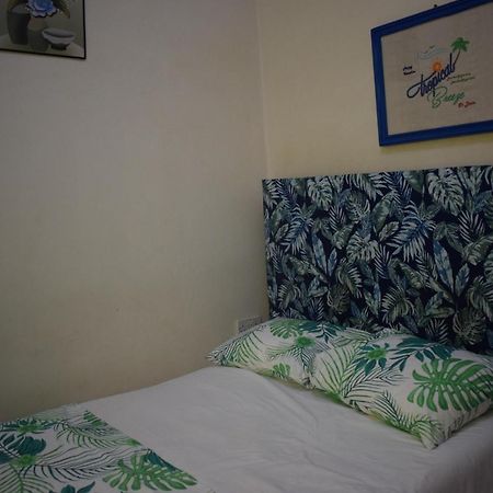 Tropical Breeze Vacation Home And Apartments جزيرة جورس المظهر الخارجي الصورة