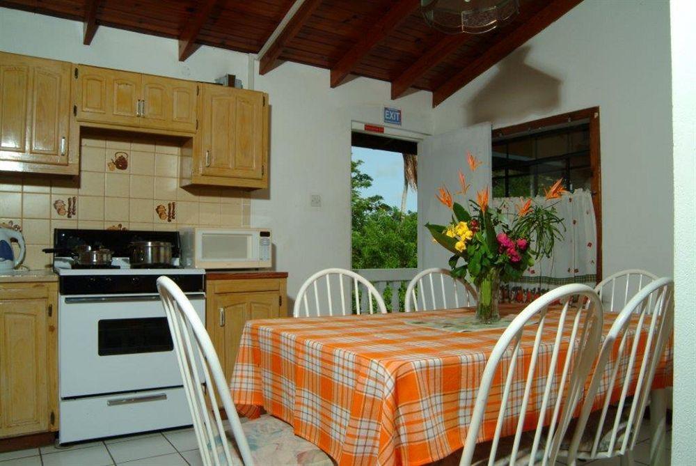 Tropical Breeze Vacation Home And Apartments جزيرة جورس المظهر الخارجي الصورة