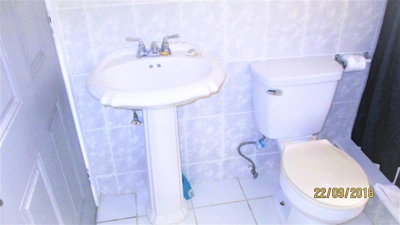 Tropical Breeze Vacation Home And Apartments جزيرة جورس المظهر الخارجي الصورة