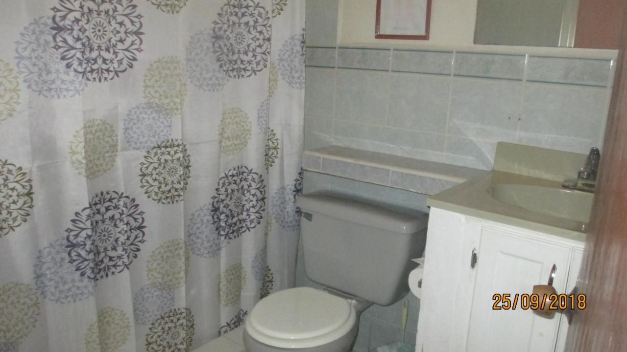Tropical Breeze Vacation Home And Apartments جزيرة جورس المظهر الخارجي الصورة
