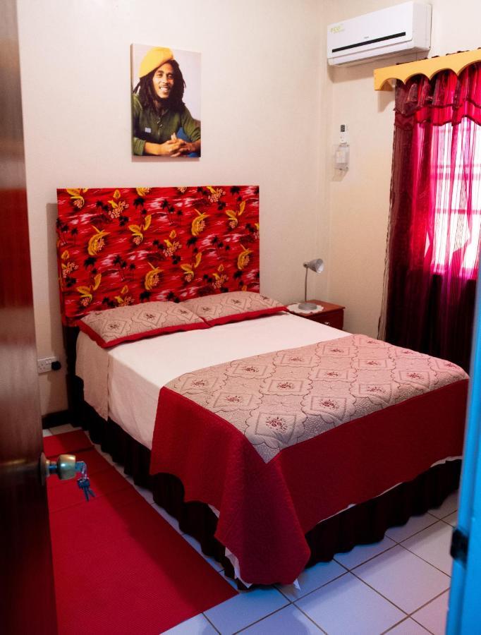 Tropical Breeze Vacation Home And Apartments جزيرة جورس المظهر الخارجي الصورة