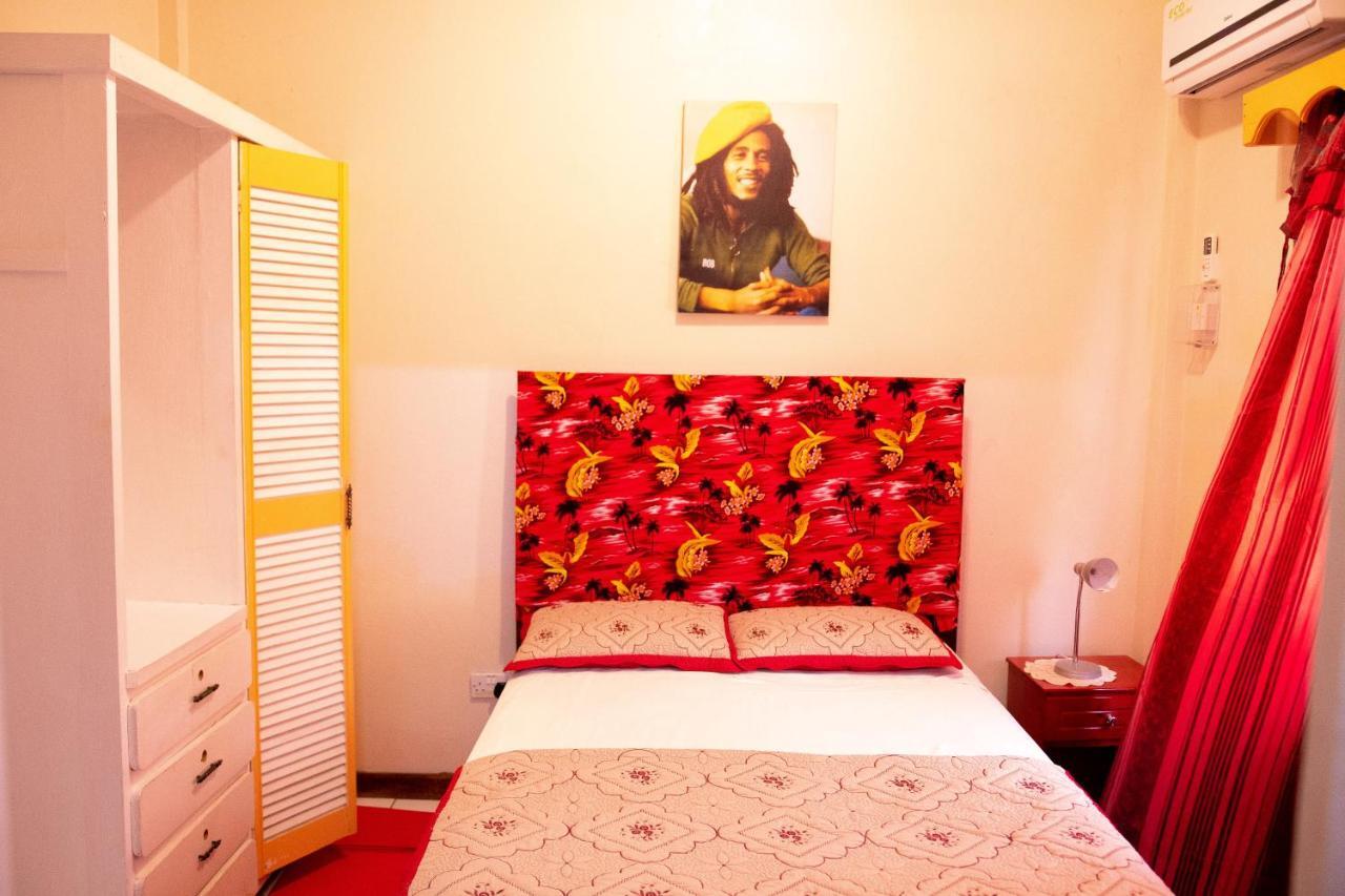 Tropical Breeze Vacation Home And Apartments جزيرة جورس المظهر الخارجي الصورة