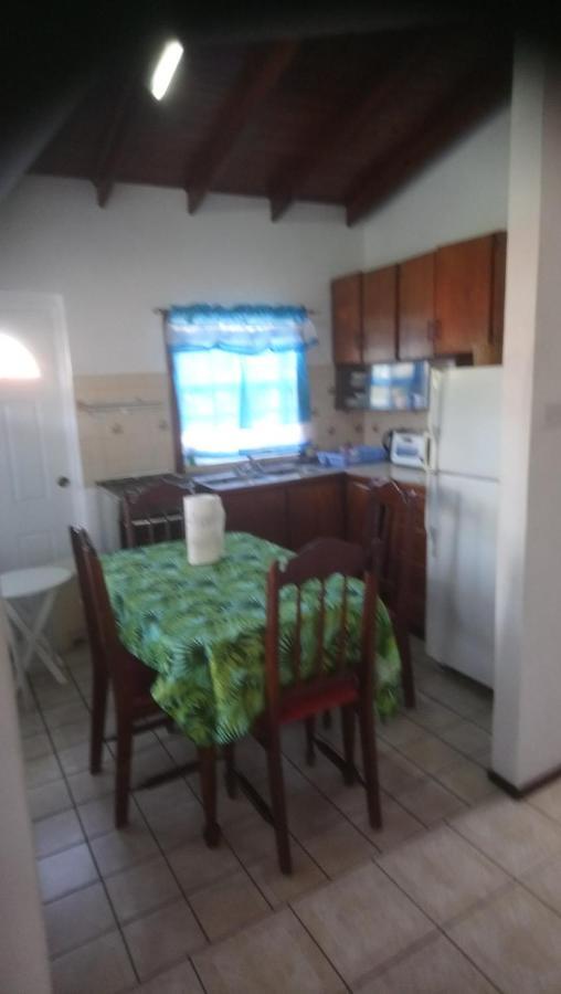 Tropical Breeze Vacation Home And Apartments جزيرة جورس المظهر الخارجي الصورة
